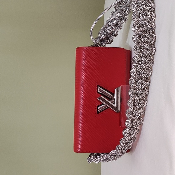 Louis Vuitton Twist Lock Wallet on a Chain - Picture 3 of 9
